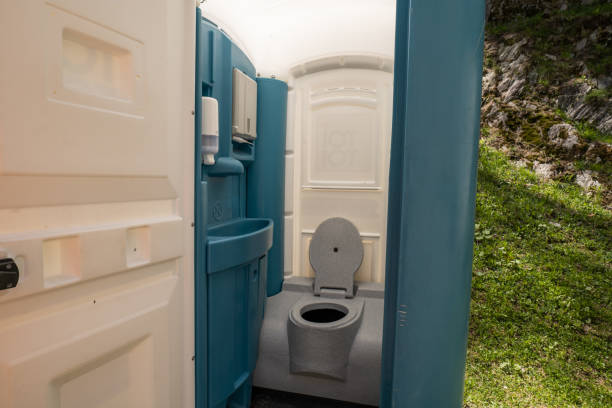 Best Best portable toilet rental  in Seneca, KS